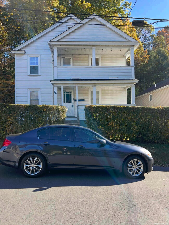 property at 117 Golden Hill St