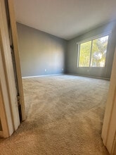 10W Borden Rd in San Marcos, CA - Foto de edificio - Building Photo