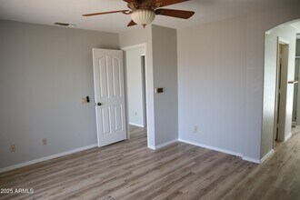 8650 W Greenbrian Dr in Peoria, AZ - Building Photo - Building Photo