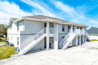 Santa Barbara Commons in Cape Coral, FL - Building Photo - Building Photo