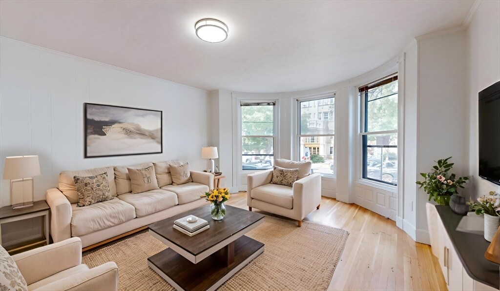 479 Beacon St, Unit 3 in Boston, MA - Building Photo