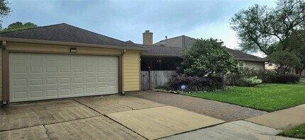 2419 1st St in Stafford, TX - Building Photo - Building Photo