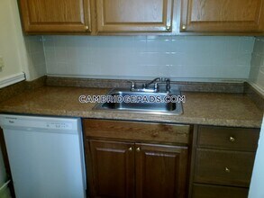 124 Berkshire St in Cambridge, MA - Building Photo - Building Photo