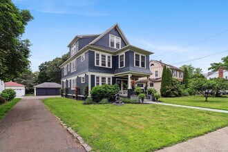 1586 Whitney Ave in Hamden, CT - Building Photo - Building Photo