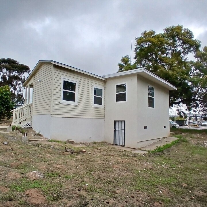 330 47th St in San Diego, CA - Building Photo