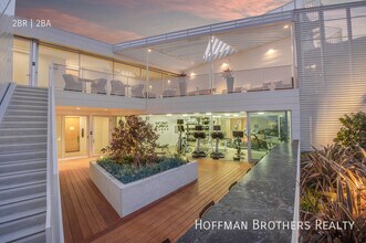 1030 Kings Rd, Unit 202A in West Hollywood, CA - Foto de edificio - Building Photo