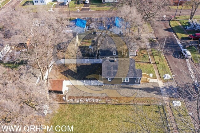 1349 James St in Burton, MI - Building Photo - Building Photo