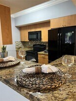 231 SW 116th Ave in Pembroke Pines, FL - Building Photo