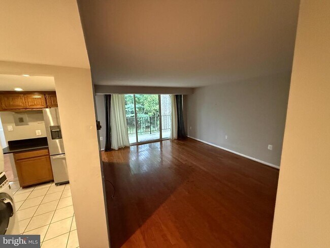 1404 Northgate Square in Reston, VA - Building Photo - Building Photo
