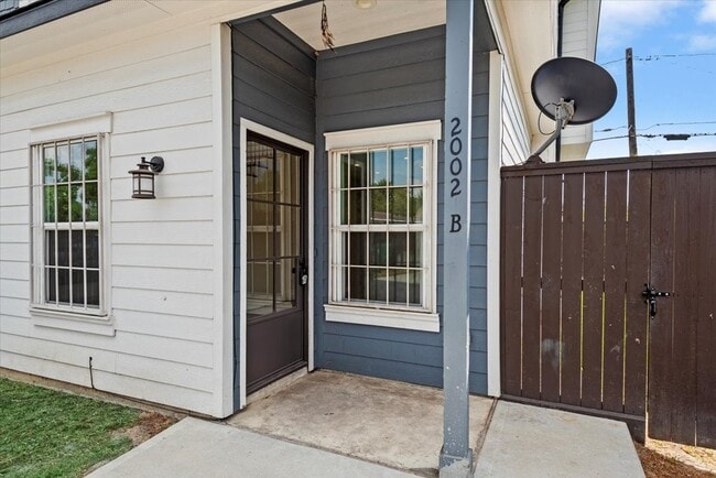 2002 Lynnfield St in Houston, TX - Foto de edificio - Building Photo