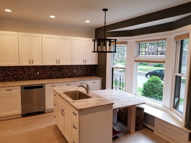 Fully Renovated Park and Beverly Apartments!