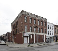 72 Van Dyke St in Brooklyn, NY - Building Photo - Building Photo