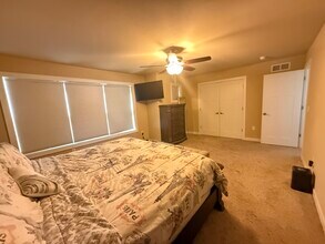 241 S Longfield Dr in Sun Prairie, WI - Foto de edificio - Building Photo