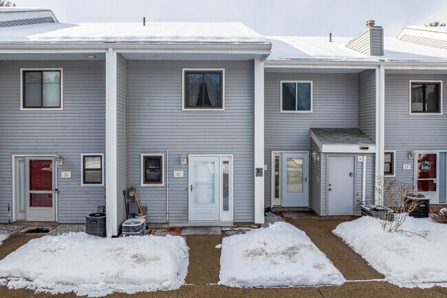 Riverbend Condominiums in Westfield, MA - Building Photo - Building Photo