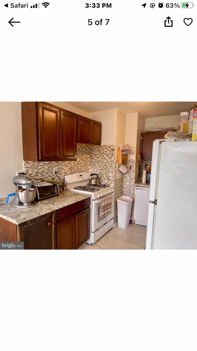 property at 5851 Quantrell Ave