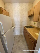 888 Huntington Ave, Unit 8 in Boston, MA - Building Photo