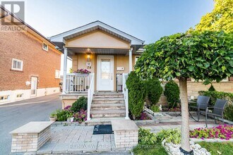 24 Clarion Rd in Toronto, ON - Building Photo - Building Photo