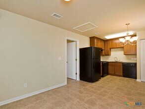 335 Rachel St in San Marcos, TX - Building Photo - Building Photo