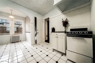 18313 Newell Rd in Shaker Heights, OH - Building Photo - Building Photo