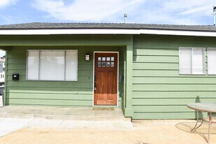 267 N Center St in Orange, CA - Building Photo