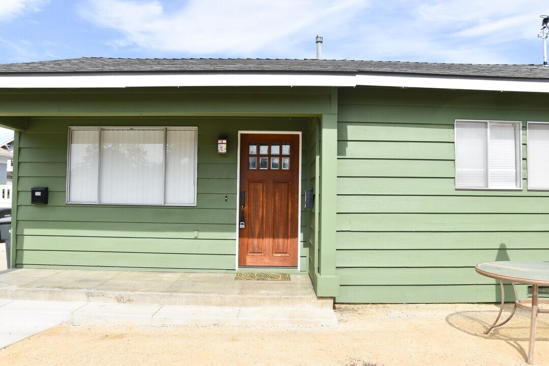 267 N Center St in Orange, CA - Building Photo