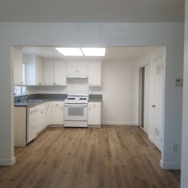 245 E Barnett St-Unit -245 E Barnett St #A in Ventura, CA - Building Photo - Building Photo