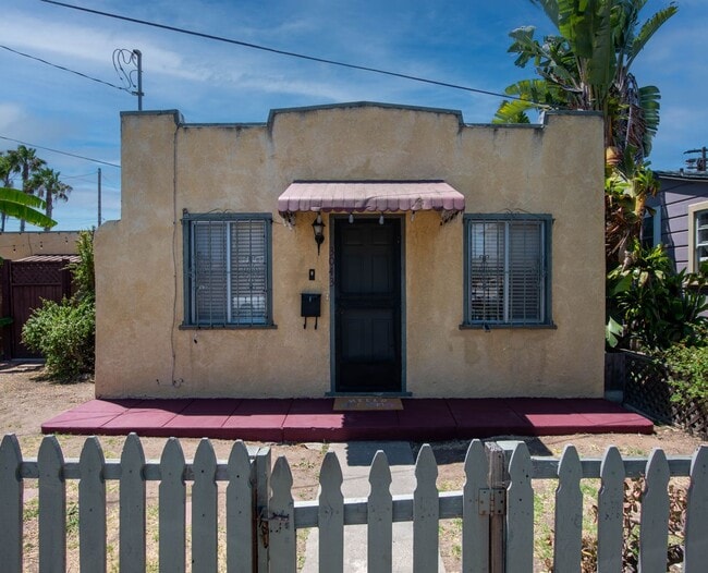 property at 3043 Myrtle Ave
