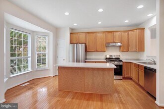 4903 Chaste Tree Pl in Woodbridge, VA - Building Photo - Building Photo