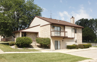 Kaynorth & Stone Ridge Meadows Apartments in Lansing, MI - Foto de edificio - Building Photo