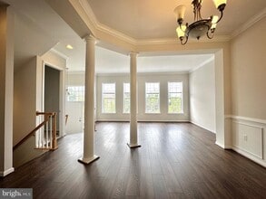 13052 Greg Roy Ln in Herndon, VA - Building Photo - Building Photo