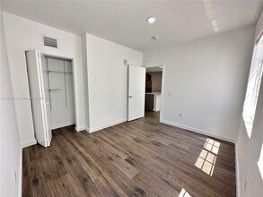 1560 Euclid Ave in Miami Beach, FL - Building Photo - Building Photo
