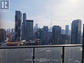 11 Wellesley St W in Toronto, ON - Building Photo - Building Photo