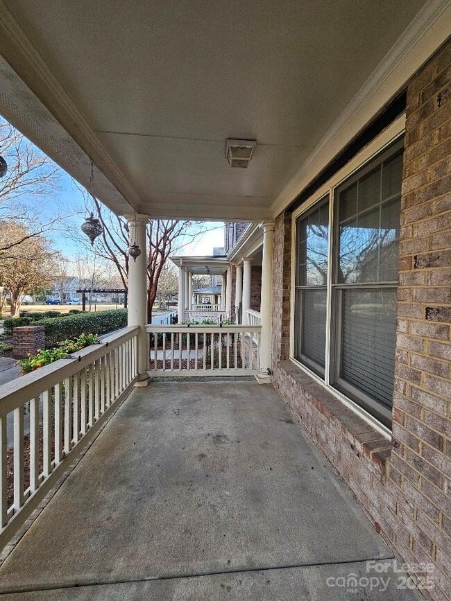 1095 Market St in Fort Mill, SC - Foto de edificio - Building Photo