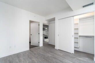 823 W Madison St, Unit 1106S in Chicago, IL - Building Photo - Building Photo