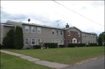 Fritzie Apartments in Crivitz, WI - Foto de edificio