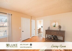 2205 E 7th St in Sioux Falls, SD - Building Photo - Building Photo