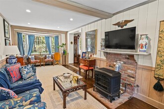 87 Piping Rock Rd in Glen Head, NY - Building Photo - Building Photo