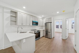812 W Roosevelt Blvd in Philadelphia, PA - Building Photo - Building Photo