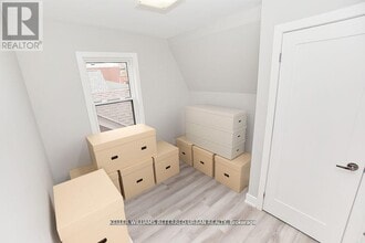 911 Dovercourt Rd in Toronto, ON - Building Photo - Building Photo