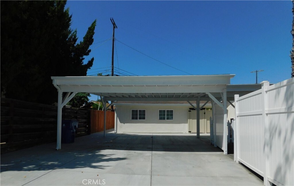 19403 Lanark St in Los Angeles, CA - Building Photo