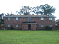 Building Photo - 350 Dees St Apartments in Deridder, Louisiana