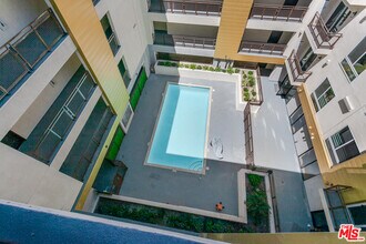 2939 Leeward Ave-Unit -611 in Los Angeles, CA - Building Photo - Building Photo