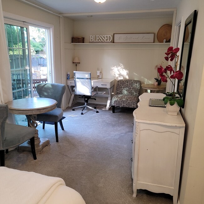 property at 2014 Hatch Rd