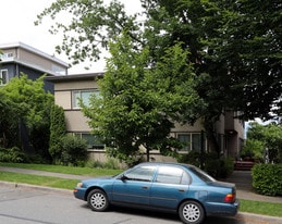 2375 York Ave in Vancouver, BC - Building Photo