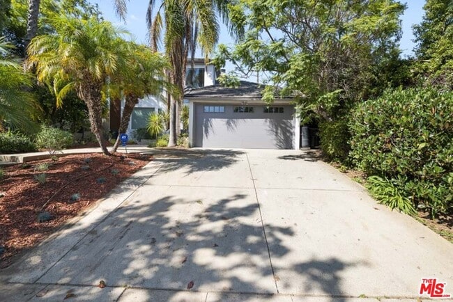 10453 Holman Ave in Los Angeles, CA - Building Photo - Building Photo