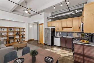 Star Lofts in Petersburg, VA - Foto de edificio - Building Photo