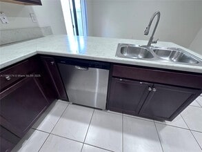9336 W 33rd Ave in Hialeah Gardens, FL - Building Photo - Building Photo