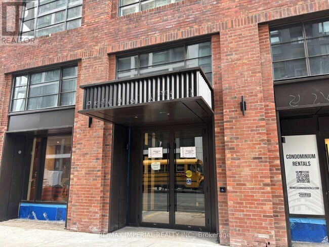 180 Front St E in Toronto, ON - Building Photo - Building Photo