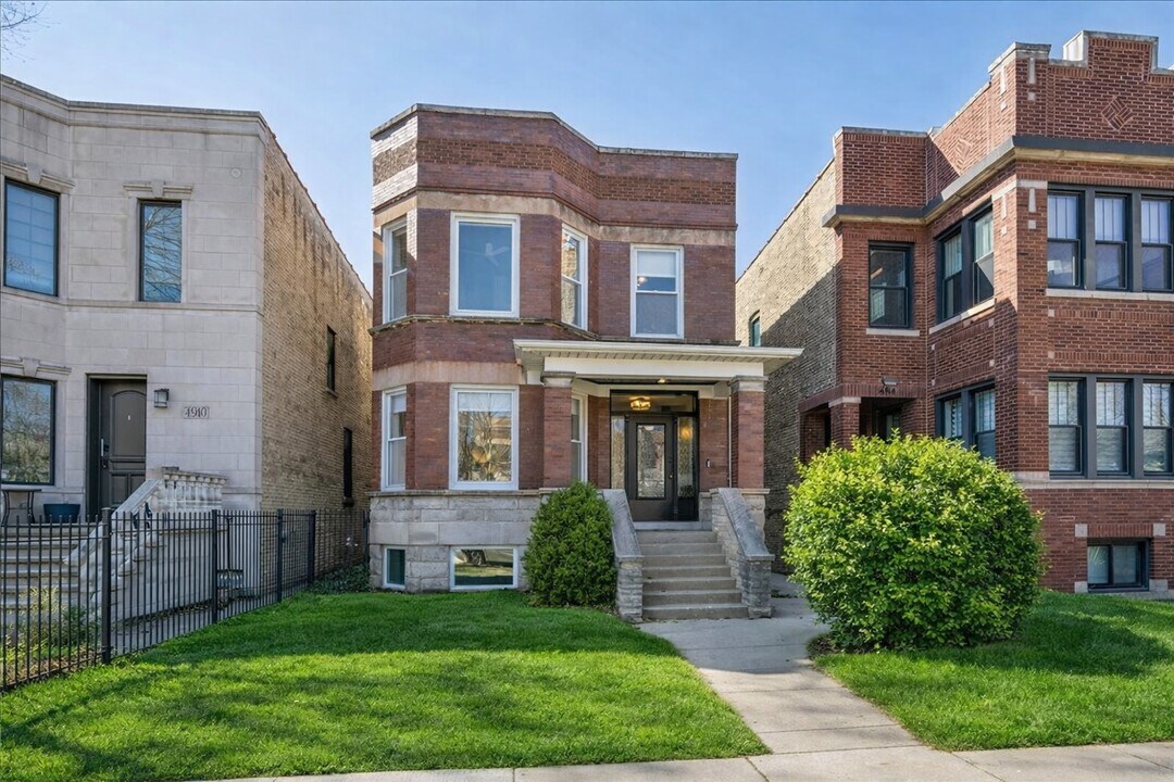 4912 N Winchester Ave in Chicago, IL - Building Photo