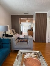 5903 Texhoma Ave in Encino, CA - Foto de edificio - Building Photo